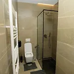 Zeneli Szálloda Vlora